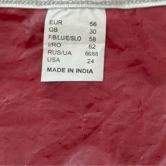 Women's 🫐 Red White Trim 3/4 Sleeves Top - Picture 3 of 5